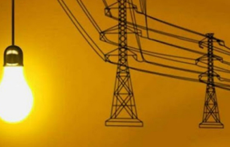 বিদ্যুতের বিল মধ্যবিত্তের কাছে সব সময়েই বোঝা স্বরূপ। কিছু টুকিটাকি বিষয় মনে রাখলে কিন্তু বিদ্যুৎ খরচ কমাতে পারবেন আপনি। ছবি: সংগৃহীত