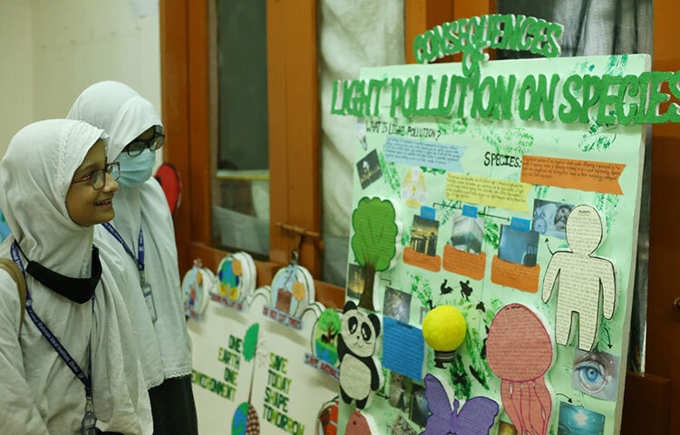 বিপুল উৎসাহ ও উদ্দীপনা নিয়ে শিক্ষার্থীরা পরিবেশ মেলায় অংশ নিয়েছে। ছবি: জাগো নিউজ