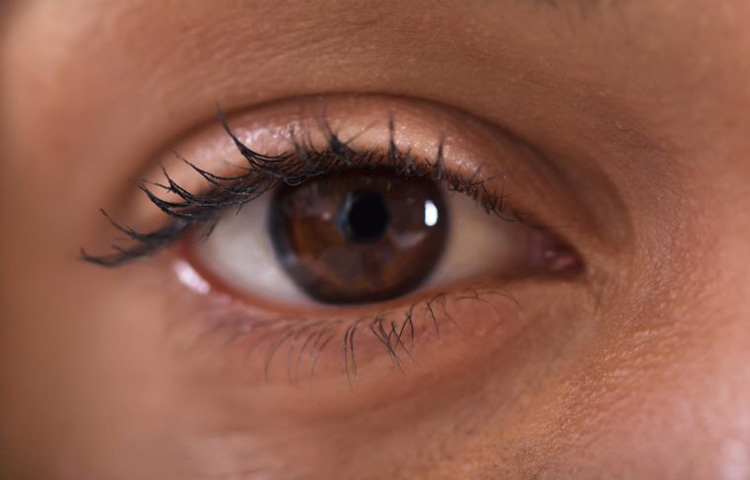 দীর্ঘদিন কম্পিউটার-এ কাজ করার পর অনেকেরই ড্রাই আইজের সমস্যা তৈরি হয়। চোখের ভেতর শুকনো অনুভব হয়। এই ধরনের সমস্যা এড়িয়ে চলার জন্য কাজের ফাঁকে ফাঁকে চোখে পানির ঝাপটা দিন। এছাড়াও আপনি চিকিৎসকের পরামর্শ নিতে পারেন। চিকিৎসকরা আই ড্রপ নেয়ার পরামর্শ দেন। চিকিৎসকের পরামর্শ ছাড়া কোনো আই ড্রপ ব্যবহার করা উচিত নয়। ছবি: সংগৃহীত