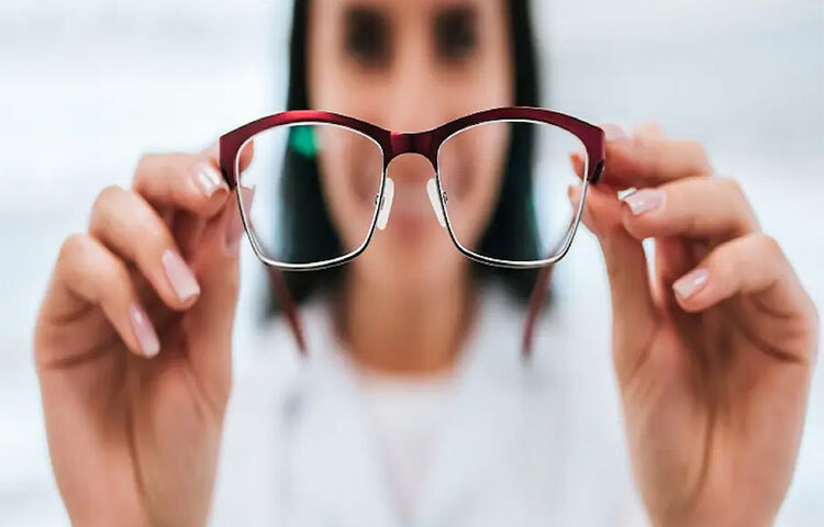 দৃষ্টিশক্তি বাড়াতে অবশ্যই খাদ্য তালিকাতে রাখুন একটি করে ডিম। ডিম খেলে শরীরে জিঙ্ক, জিয়াক্সেনথিনের পরিমাণ বেড়ে যায়। তাই খাদ্য তালিকাতে ডিম রাখলে মিলবে উপকার। ছবি: সংগৃহীত