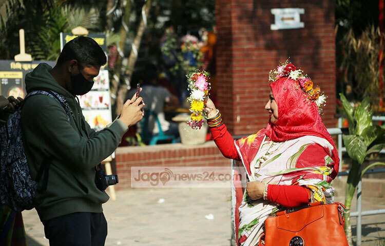 ফুলে ফুলে ফাগুন দিনের সাজ। ছবি: মাহবুব আলম