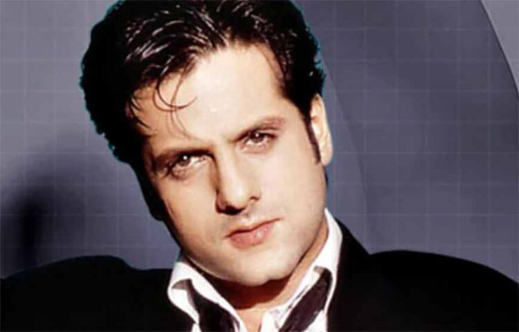 বলিউডের প্রথম ছবিতেই সেরা নবাগতের পুরস্কার জুটেছিল। সে ছবি মুক্তির প্রায় ২৪ বছর পর ফারদিন খানের দাবি, অভিষেকেই পুরস্কারের যোগ্য ছিলেন না তিনি। ছবি: সংগৃহীত