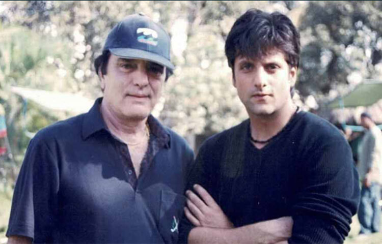 ফিরোজ-পুত্র বলেন, আমার বাবা খুবই কড়া মানুষ। পুরোপুরি একার হাতে নিজের ক্যারিয়ার গড়েছিলেন। তা ছাড়া, অন্যদের আগলে রাখায় বিশ্বাসী ছিলেন না। বেশ কিছুকাল ধরে যেন গর্তে সেঁধিয়ে ছিলাম। কেউ আমার সঙ্গে কাজ করতে চাইতেন না।’ ছবি: সংগৃহীত