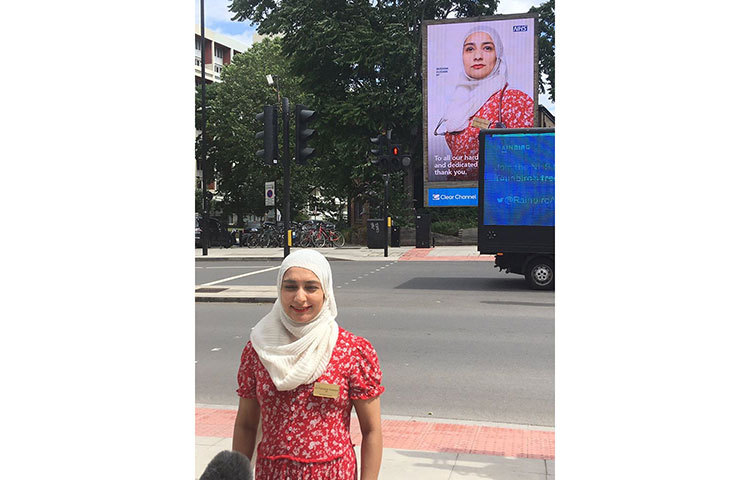 যুক্তরাজ্যের স্থানীয় বিভিন্ন সংবাদমাধ্যম সূত্রে জানা গেছে, ১৮ বছর ধরে পূর্ব লন্ডনে চিকিৎসা পেশায় নিয়োজিত আছেন ডা. ফারজানা হোসেইন।