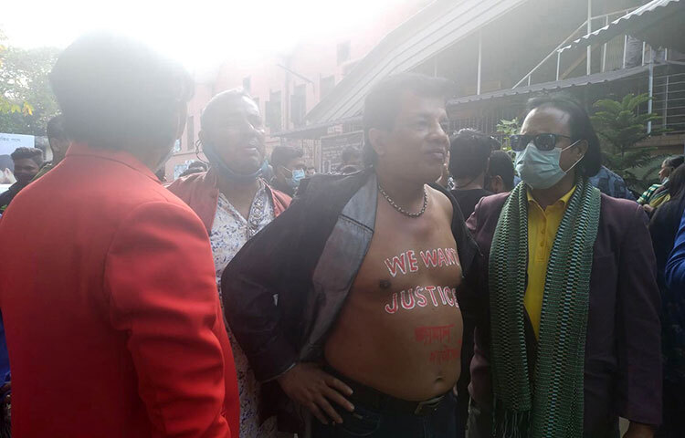 এফডিসিতে উপস্থিত থাকতে বলা হয়েছে অভিযোগকারী নিপুণ, অভিযুক্ত জায়েদ খান, চুন্নু, সমিতির নতুন সভাপতি ইলিয়াস কাঞ্চন ও দুই নির্বাচন কমিশনারকে। তবে আগেই জানা গেছে, জায়েদ খান আজ এফডিসিতে উপস্থিত থাকবেন না। ছবি: লিমন আহমেদ