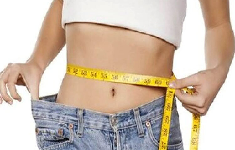 মিষ্টি: মিষ্টি এবং চকোলেট প্রত্যেকেই পছন্দ করে। এগুলো ওজন বৃদ্ধি করে। এগুলোর পরিবর্তে ডার্ক চকোলেট খাওয়া যায়। ডার্ক চকোলেট মেজাজ ভালো রাখে, হার্টের স্বাস্থ্য ভালো রাখে এবং অস্বাস্থ্যকর খাবারের প্রতি আকাঙ্ক্ষাও কমাতে পারে। ছবি: সংগৃহীত