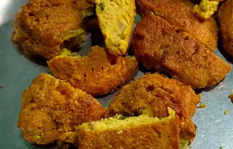 বিশেষজ্ঞদের মতে, মাছের ডিম হার্টের রোগীদের জন্য উপকারী। এতে থাকা ওমেগা থ্রি ফ্যাটি অ্যাসিড এবং ভিটামিন ডি বিভিন্ন প্রকার হৃদরোগ প্রতিরোধ করে। মাছের ডিমে থাকা ওমেগা থ্রি ফ্যাটি অ্যাসিড দেহের ভেতরে রক্ত জমাট বাঁধতে বাধা দেয়। ফলে উচ্চ রক্তচাপের ঝুঁকি কমায়। ছবি: সংগৃহীত