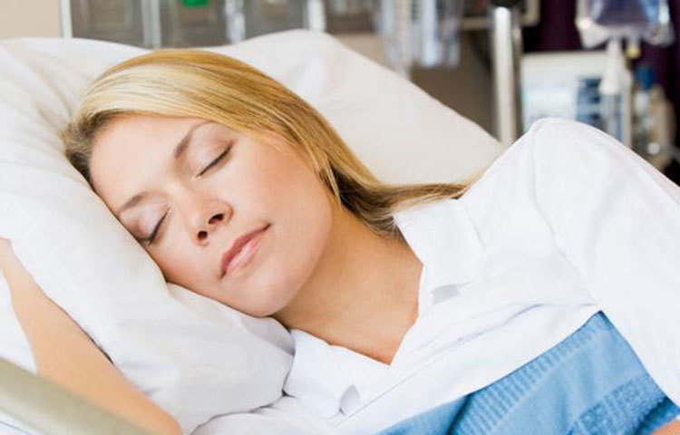 পাশ ফিরে ঘুমানো স্বাস্থ্যকর: পাশ ফিরে ঘুমানোর সময় মানুষের মস্তিষ্কের চিন্তা করার অংশটি খুবই সক্রিয় থাকে। এতে গ্লিয়াল সেলের ভূমিকা রয়েছে। এটি তরল পদার্থ ও বর্জ্য চাপ দিয়ে চিন্তার অঙ্গ থেকে বের করে দেয়। এতে ঘুম ভালো হয়, শরীর ভালো থাকে।