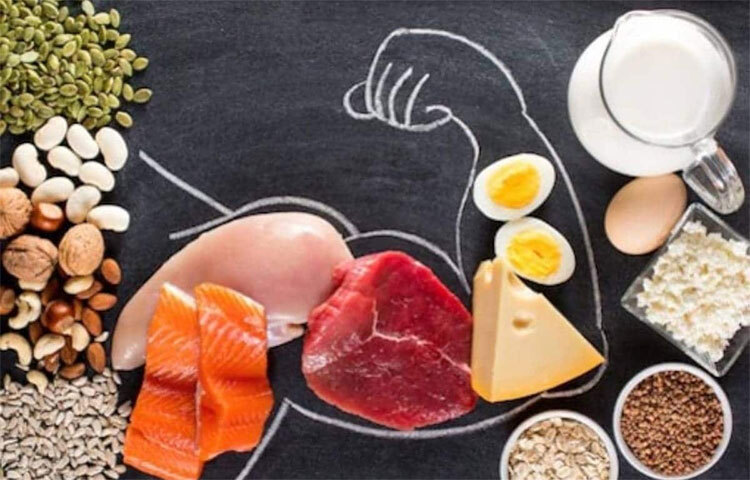 দীর্ঘমেয়াদী সুস্থতার জন্য ডায়েটে প্রোটিন রাখার কথা বিশেষজ্ঞরা সব সময়েই বলে থাকেন। শারীরিক সুস্থতার জন্য প্রোটিনের প্রয়োজন অনস্বীকার্য। তবে অনেকেই ধন্ধে পড়ে যান এই নিয়ে যে কোনটা খাবেন, আর কোনটা খাবেন না। ছবি: সংগৃহীত