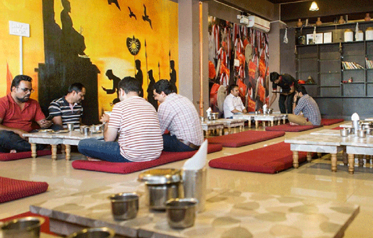 পরে মুম্বই, পুণে, অমরাবতীতেও তার ব্যবসা ছড়িয়ে যায়। বর্তমানে ভারতে ছয়টা শাখা রয়েছে জয়ন্তীর। এ ছাড়া অস্ট্রেলিয়ার ব্রিসবেন, লন্ডন, টরন্টো, শিকাগোতেও তার রেস্তরাঁর শাখা রয়েছে।