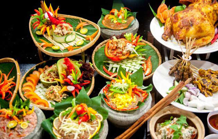 পনিরের সঙ্গে বাদাম খাবেন না। সেই সাথে সামুদ্রিক মাছের সাথে সঙ্গে মাংস একদম খাবেন না। আমাদের শরীর এক সময়ে এক ধরনের প্রোটিন হজম করতে পারে। একের বেশি প্রোটিনের উৎস থেকে খাবার হজম করার সময় পাচনতন্ত্রে জটিলতা দেখা দিতে পারে।