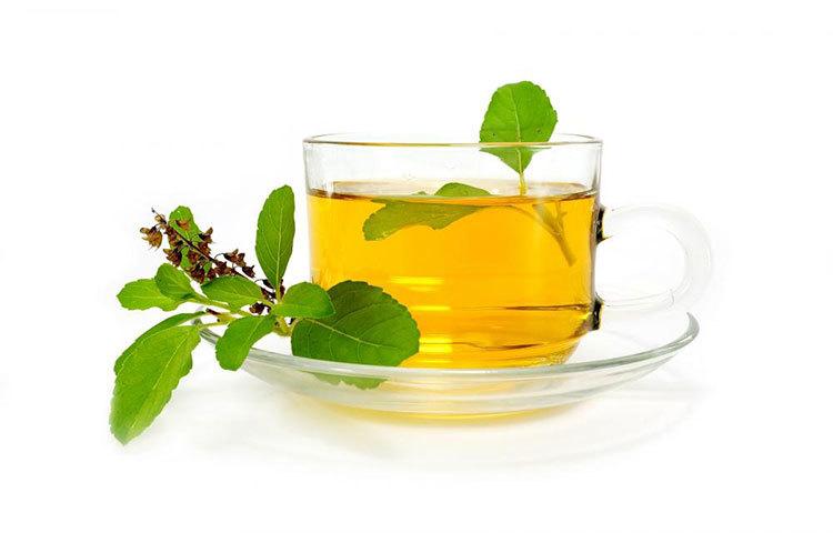 তুলসি চা পান করা যেতে পারে। এসেনশিয়াল অয়েলের গুণে সমৃদ্ধ এই চা সর্দি-কাশি উপশমে সহায়ক।