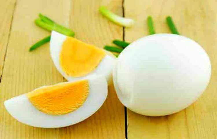 দিনে মাত্র একটি ডিম খাওয়ার অভ্যাস করলে শরীরে আয়রনের ঘাটতি বা রক্তাস্বল্পতার সমস্যা থেকে দূরে থাকা যাবে সহজেই। তাই ডিমের মতো সহজলভ্য, পুষ্টিকর খাবার রাখুন প্রতিদিনের খাদ্যতালিকায়।