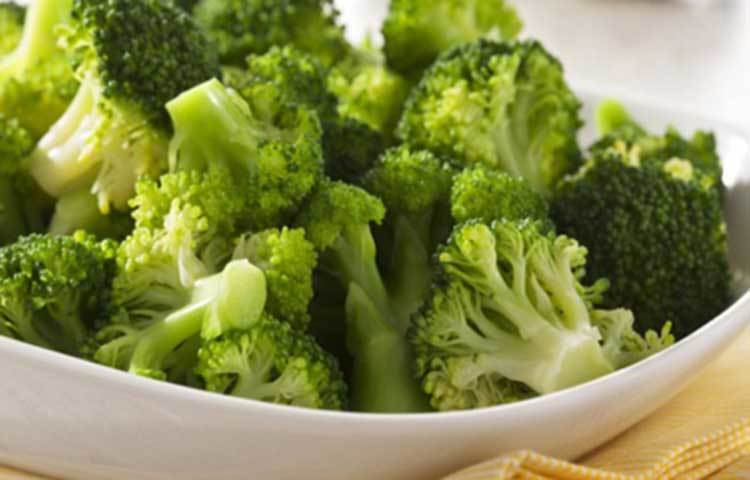 ব্রকোলি: ‘হরমোন মেটাবলিজম’-এর ক্ষেত্রে বিশেষভাবে উপযোগী ব্রকোলি। ব্রকোলি ক্যানসার প্রতিরোধক। এতে রয়েছে ভিটামিন কে, ভিটামিন সি, ফলিক অ্যাসিড, পটাশিয়াম ও ফাইবার।