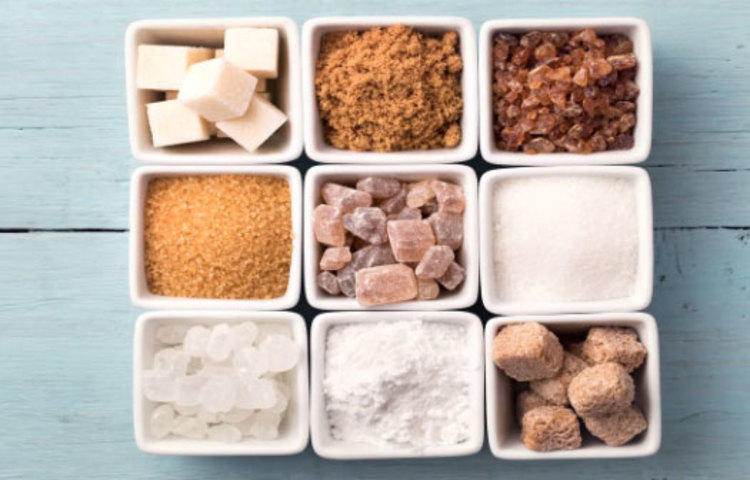 চিনির বিকল্প হিসেবে ব্যবহৃ হয় যেসব পদার্থ সেই কৃত্তিম শর্করা অনেক সময় ডিকেপি নামের এক বিষাক্ত যৌগ তৈরি করে। এই যৌগ ব্রেন টিউমার, ক্যান্সার ডেকে আনে।