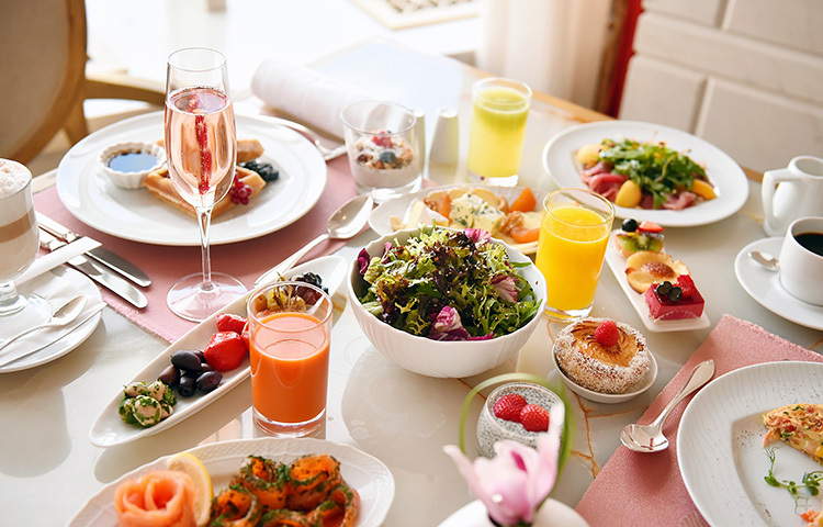 মশলাদার খাবার বেশি খেলে গ্যাস, অ্যাসিডিটি, বদহজম ও কোষ্ঠকাঠিন্যের সমস্যা বাড়তে পারে। তাই হাল্কা খাবার খান। পরিমিত খাবার খান। সুস্থ রাখুন হজম প্রক্রিয়া। ছবি: সংগৃহীত