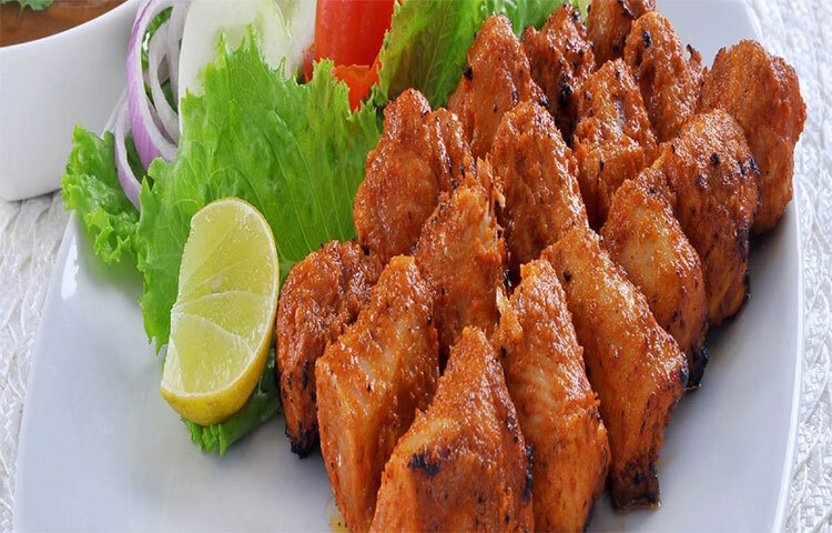 প্রাকৃতিক পরিবেশে অর্গ্যানিক খাবারে লালিতপালিত চিকেন ডায়েটে রাখুন। চিকেনের স্যুপ প্রোটিন ও কোলাজেনে ভরপুর। পেশী পুনরায় গঠন করতে সাহায্য করে। ছবি: সংগৃহীত