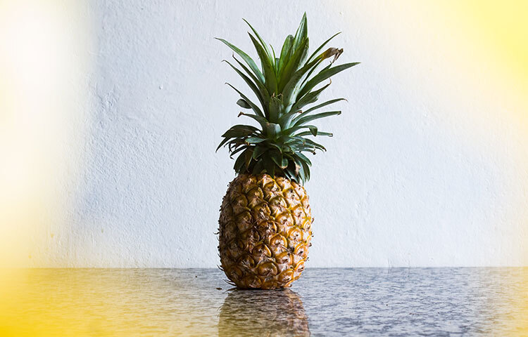 আনারসের অনেক গুণ, গরমে শরীরে খুবই উপকার পাবেন। গরমে নিয়মিত আনারস খেলে কমবে শরীরের উত্তাপ। ছবি: সংগৃহীত