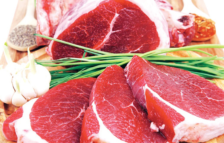 লাল মাংস: গরু কিংবা খাসীর মাংস ভালোবাসেন যারা তাদের জন্য দুঃসংবাদ হলো অতিরিক্ত লাল মাংস খেলে ত্বকে বিরূপ প্রভাব পরে। লাল মাংসে আছে স্যাচুরেটেড ফ্যাট যা অ্যান্টিঅক্সিডেন্টের উপর বিরূপ প্রভাব ফেলে এবং ত্বকের সৌন্দর্য কমিয়ে দেয়।