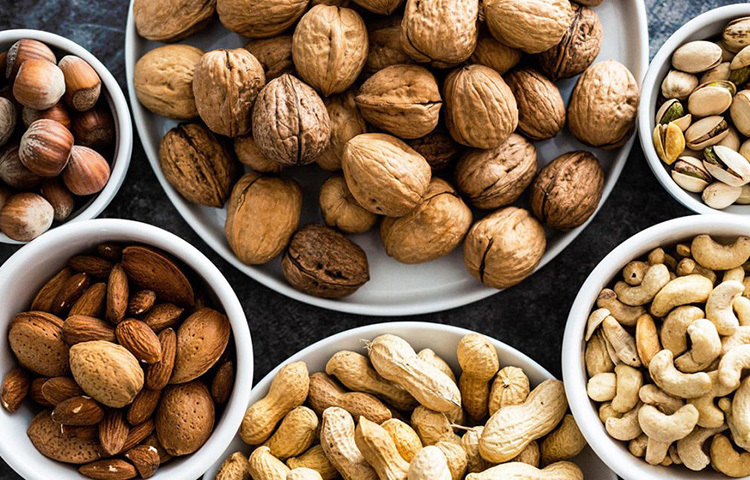 সকালের নাস্তায় রাখুন প্রচুর শুকনো ফল ও বাদাম। সেইসঙ্গে খান প্রচুর দানাশস্য। ছবি: সংগৃহীত