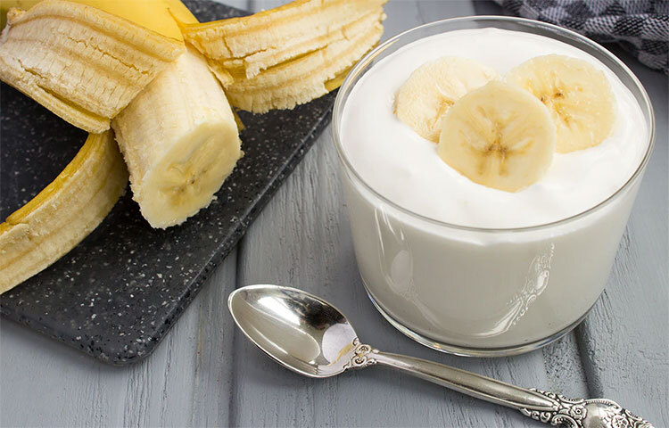 কলা: কলাও বেশ অনেকক্ষণ পেট ভর্তি রাখতে পারে। পিনাট বাটারের মতো কলাতেও প্রচুর পরিমাণে ট্রিপটোফান আছে। তাই রাত্রে কলা খেলে ঘুম ভালো হয়। ছবি: সংগৃহীত