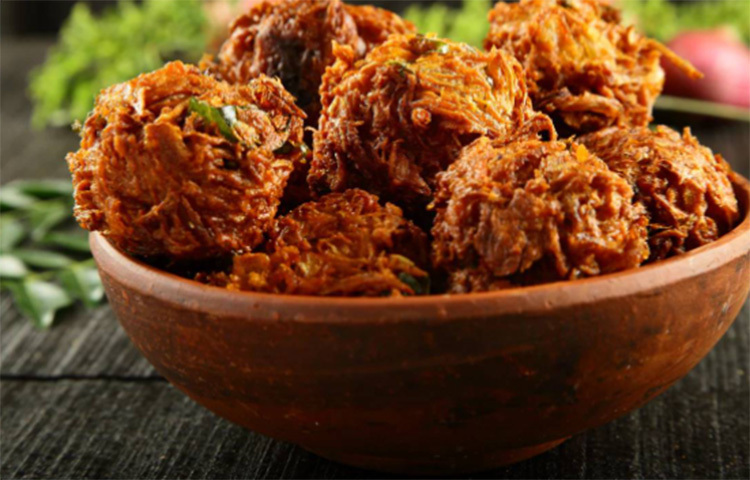 ভাজাপোড়া খাবারের বদলে ডায়েটে রাখুন চর্বিহীন মাংস, মাছ, মাঠা তোলা বা স্বল্প মাঠাসহ দুধ এবং গ্রিল করা খাবার। ছবি: সংগৃহীত