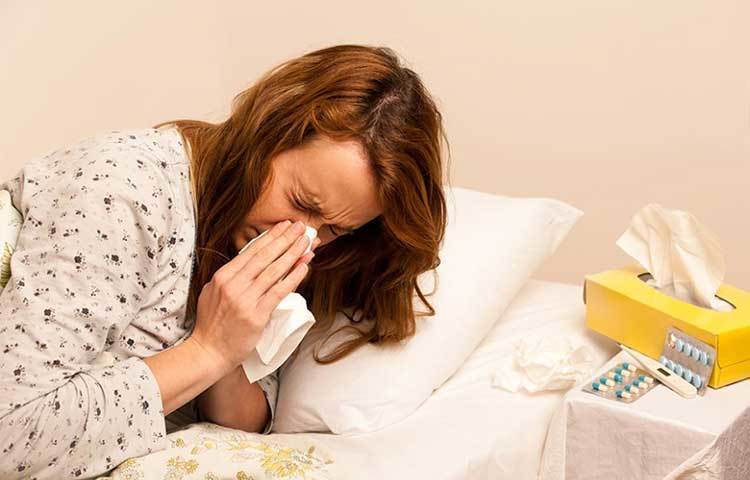 কিডনিতে কোনো সমস্যা থাকলে জ্বর আসতে পারে।