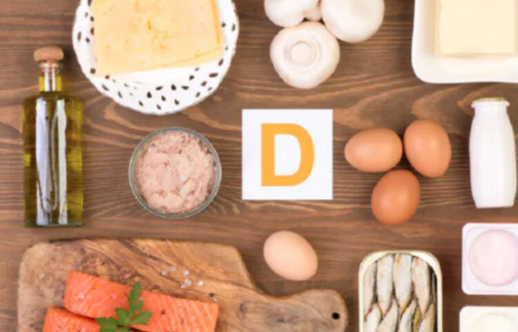 সব সময়ে বাড়িতে বন্দী না থেকে মাঝে মাঝে একটু ছাদে বা বারান্দায় দাঁড়াবেন, যাতে সূর্যের আলো শরীরে প্রবেশ করে। এতেও যে ভরপুর ভিটামিন ডি আছে।