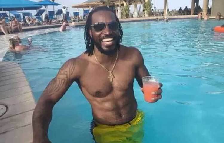 নেপালের মাঠে খেলতে নামার জন্য উত্তেজিত গেইল। ভিডিও বার্তায় তিনি বলেছেন, ‘গেইল ঝড়ের জন্য প্রস্তুত হও নেপাল। দারুণ একটা কিছু হবে। শিগগির নেপালে দেখা হবে।’