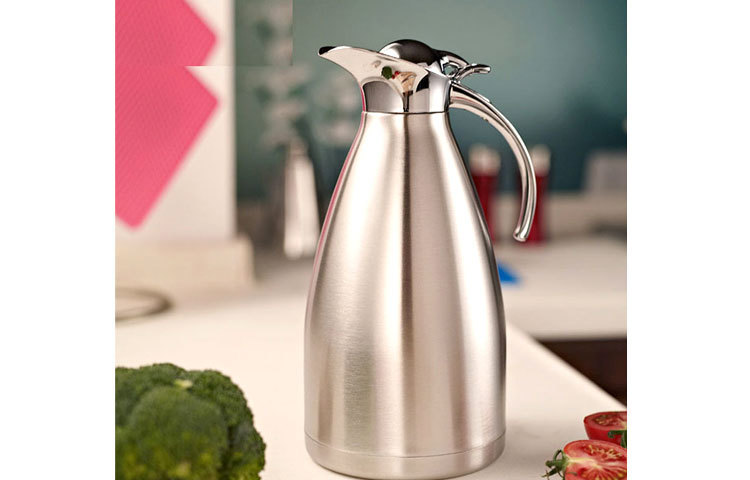 থার্মাস বটল: যদি বেশি চা, কফি খাওয়ার অভ্যাস থাকে, তাহলে বার বার গ্যাস ওভেনে জল গরম না করে থার্মাস বটল ব্যবহার করুন।