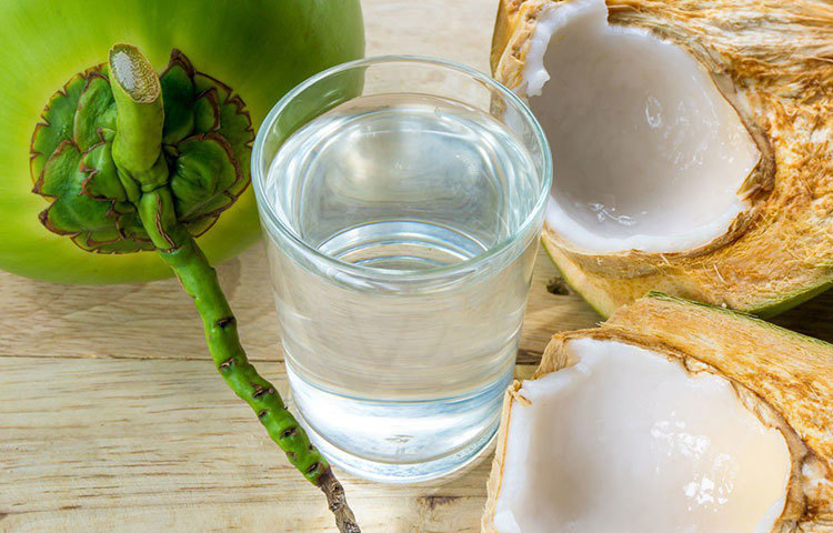 দুধের মতোই পটাশিয়ামের সাহায্যে গ্যাস-অম্বল কমাতে পারে কলা। প্রতি দিন ফ্রুট সালাডে রাখুন কলাকে। ব্রেকফাস্টেও রাখতে পারেন কলা।