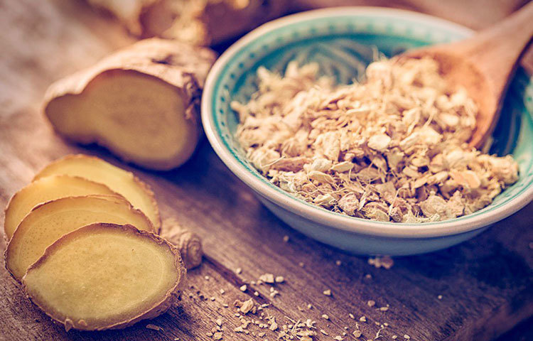 জোয়ানের সঙ্গে আদা কুচি মিশিয়েও রাখতে পারেন। আদা ফোটানো জল, আদার রস হজমে সাহায্য করে। তাই আদার সঙ্গে জোয়ান যোগ করলে ফল মেলে আরো ভালো। জোয়ান ও আদা কুচি সারা রাত জলে ভিজিয়ে রেখে সকালে সেই জল ফুটিয়ে ঠান্ডা করে খেলে আরাম মেলে।