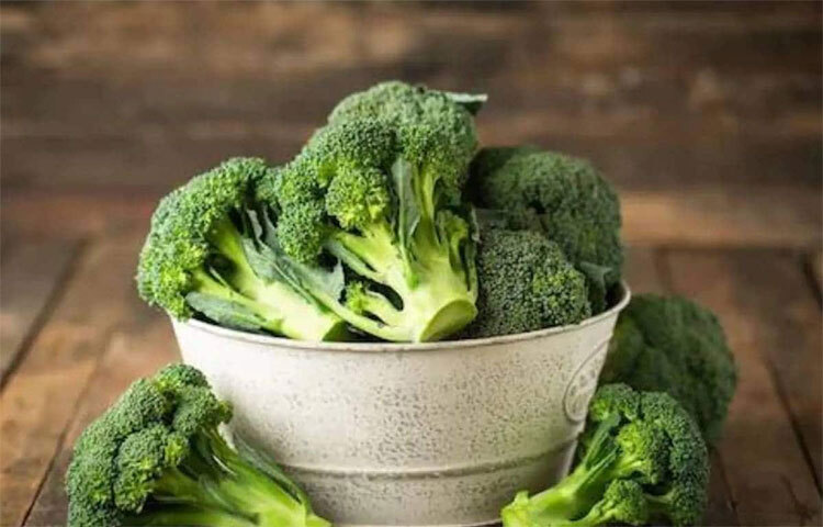 ব্রকোলি, বাঁধাকপি, বেকড বিনস, কৃত্রিম মিষ্টিসহ বিভিন্ন রকম খাবারে বদহজমের সমস্যা দেখা দেয়। যদি নির্দিষ্ট কিছু খাবার থেকে আপনার সমস্যা হয়, তাহলে সেগুলো বর্জন করুন। ছবি: সংগৃহীত