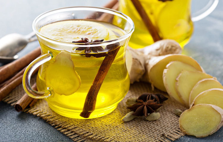 প্রতিদিন সকালে এক কাপ আদা চা খেলেই দূর হবে সর্দি, কাশি, জ্বর ও গা ব্যথা। একাধিক গবেষণায় দেখা গিয়েছে, ব্যাক্টেরিয়া ঘটিত যে কোনো সংক্রমণ ঠেকাতে আদার রস খুবই কার্যকরী।