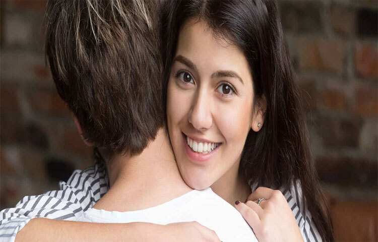 সিক্রেট ক্রাশ: বেশিরভাগ নারীরই কিছু গোপন ক্রাশ থাকে। সে এই বিষয়ে কাউকে বলেন না। অনেক সময় সে তার বন্ধুদের কাছে এ কথা শেয়ার করলেও স্বামীর কাছ থেকে বিষয়টি লুকিয়ে রাখেন। ছবি: সংগৃহীত