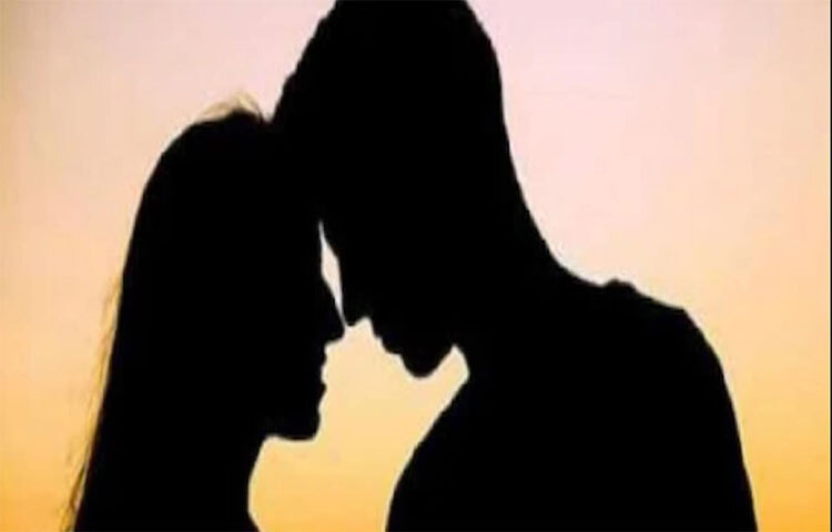 শারীরিক সমস্যা: প্রায়ই দেখা যায় স্ত্রীরা তাদের স্বামীর কাছ থেকে স্বাস্থ্য সংক্রান্ত বিষয় লুকিয়ে রাখেন। স্বামীর যাতে কষ্ট না হয় সেজন্য তিনি এমনটা করেন। এর আরেকটি কারণও হতে পারে যে তিনি তার স্বামীকে এ বিষয়ে বলতে লজ্জা পান। উদাহরণস্বরূপ, নারীরা তাদের স্বামীকে যৌনাঙ্গের সমস্যা বা শরীরের কোনও দাগ সম্পর্কে বলতেও দ্বিধা করেন। ছবি: সংগৃহীত