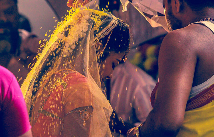 এছাড়াও নারীরা বিয়ের আগে হবু শাশুড়ির বিষয়েও নানান পরীক্ষা নিরীক্ষা করেন। সার্চও করেন। ছবি: সংগৃহীত