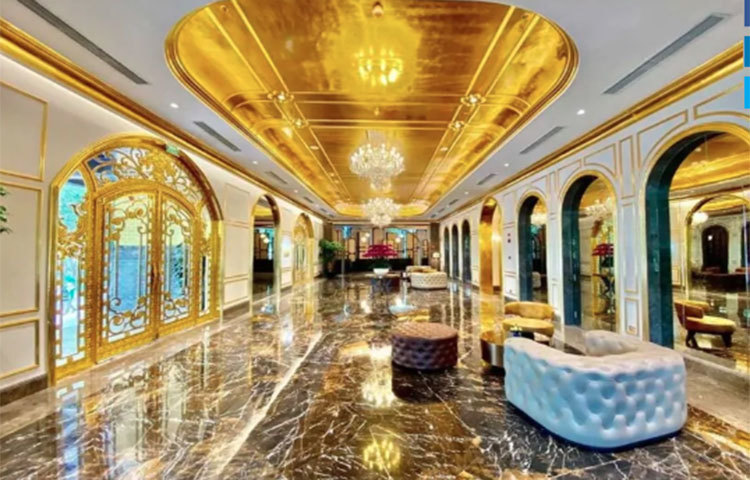 পর্যটকদের জন্য সুখবর, দরজা খুলল বিশ্বের প্রথম সোনায় মোড়া হোটেল। অবিশ্বাস্য হলেও এ কথা একেবারে সত্যি।