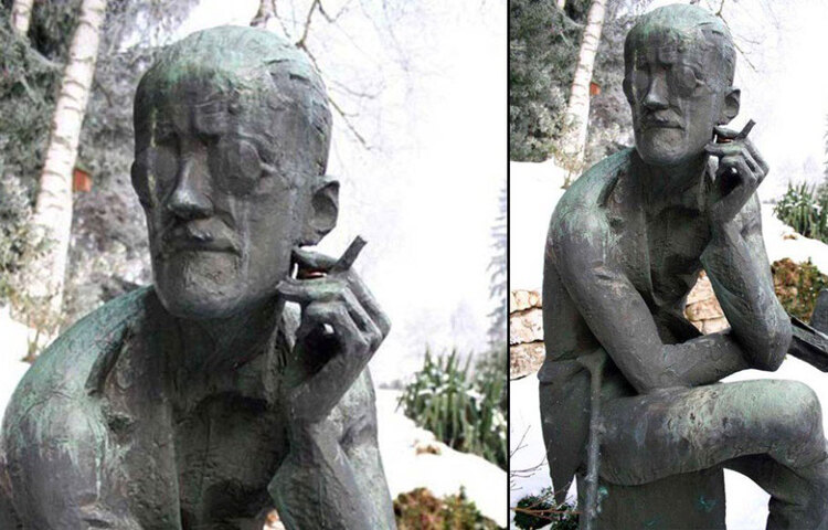 ইটালিতে থাকা এই কবর যার, তিনি নিশ্চয় ধূমপানের কারণে মারা গিয়েছিলেন।