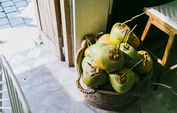 ডাব খেলে ত্বকের হারানো আর্দ্রতা দ্রæত ফিরে আসবে। শুষ্ক ত্বক থেকে মুক্তি পাবেন সহজেই। ছবি: সংগৃহীত