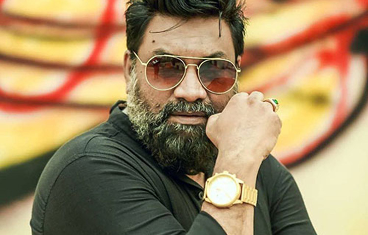 নাটকে ‘হাবু ভাই’ নামের চরিত্রটিও খুবই আলোচিত ও দর্শকের পছন্দের শীর্ষে রয়েছে। এ চরিত্রে অভিনয় করেন চাষী আলম। ছবি: সংগৃহীত