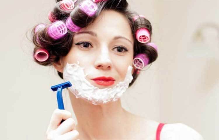 মুখের ত্বকের অতিরিক্ত লোম আমাদের সৌন্দর্যে অন্তরায় হয়ে দাঁড়ায়। বিশেষ করে মহিলাদের ক্ষেত্রে তো অবশ্যই এটি একটি সমস্যা। তাই অনেক মহিলারাই পার্লারে গিয়ে থ্রেডিং করে থাকেন।