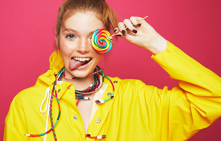 যে আপনাকে ভালোবাসে সে কখনোই আপনাকে অন্যের জন্য ছেড়ে যাবে না। এমনকি আপনাকে ছেড়ে যাওয়ার একশ’টি কারণ থাকলেও আপনার সঙ্গে থাকার জন্য একটি কারণ হলেও সে খুঁজে পাবে।