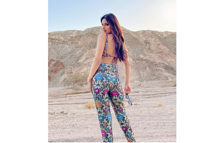 ২১ বছর পর মিস ইউনিভার্সের শিরোপা পেয়েছে ভারত। মুকুট উঠেছে ভারত সুন্দরী হারনাজ সান্ধুর মাথায়। ১৯৯৪ সালে ভারত পেয়েছিল তার প্রথম মিস ইউনিভার্স। বিশ্বের মঞ্চে ভারতের নাম উজ্জ্বল করেছিলেন বাঙালি কন্যা সুস্মিতা সেন। এরপর ২০০০ সালে মিস ইউনিভার্স খেতাব জেতেন লারা দত্ত। ছবি: সংগৃহীত