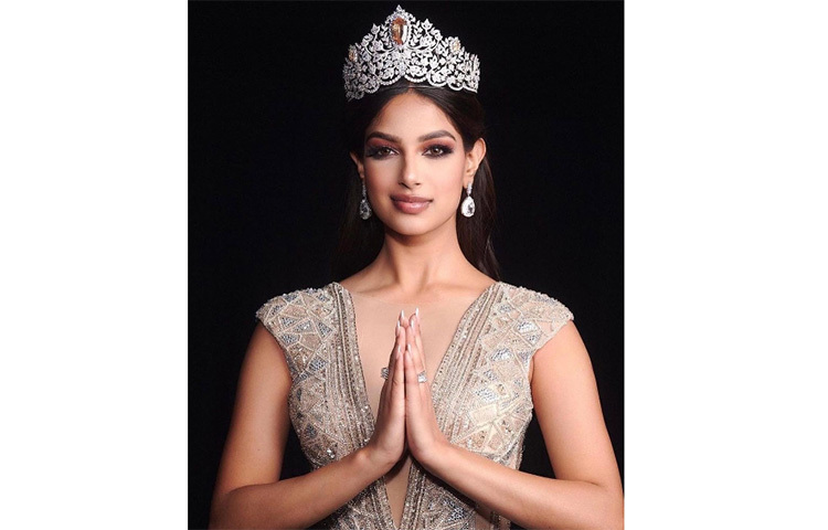 চন্ডীগড়ের মেয়ে পেশায় মডেল, ফিটনেস লাভার ও যোগ ব্যায়ামে পারদর্শী এই মেয়ের প্রশংসা করছেন সাবাই। তবে জানেন কি হারনাজের মাথায় মিস ইউনিভার্সের মুকুটের দাম কত? মিস ইউনিভার্স মুকুটের দাম প্রায় ৫০ লাখ মার্কিন ডলার। ভারতীয় মুদ্রায় যা ৩৭ কোটি রুপি! মুকুটের ওজন ১ কেজি। এই মুকুটে রয়েছে ১ হাজার ৭২৫টি হিরা। ছবি: সংগৃহীত