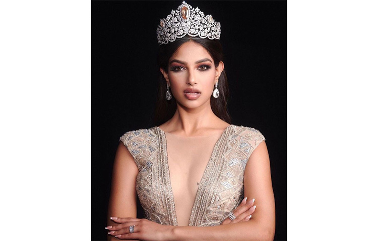 তবে শুধু দামি মুকুট নয়, হারনাজ গোটা একবছর ধরে নানান সুবিধা ভোগ করবেন। একবছরের জন্য নিউইয়র্কে একটি পেন্টহাউসে থাকার সুযোগ, তার সঙ্গে মিস ইউনিভার্স সংস্থার প্রধান ব্র্যান্ড অ্যাম্বাসেডর হয়ে বিশ্বভ্রমণ করতে পারবেন তিনি। ছবি: সংগৃহীত