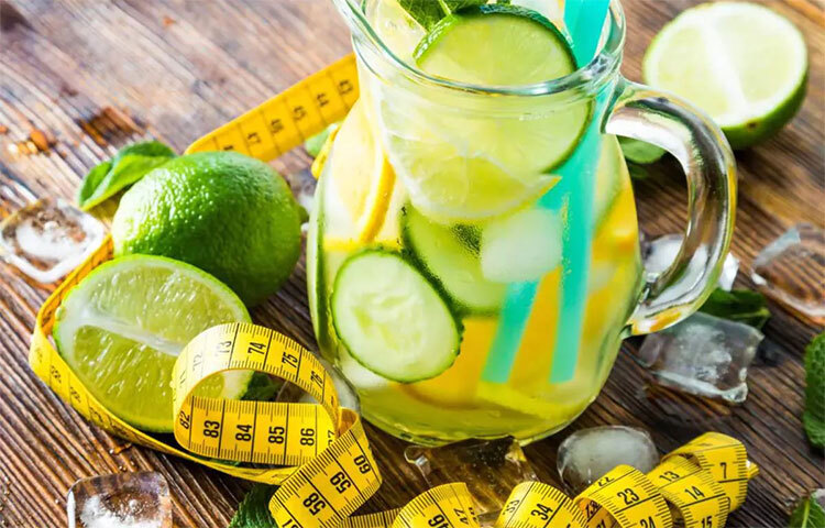 অনিয়ন্ত্রিত খাওয়াদাওয়া, জীবনযাপনও জড়িয়ে থাকে হৃদরোগের সঙ্গে। হৃদযন্ত্র সুস্থ রাখতে উদ্বেগহীন সুস্থ জীবনযাপনের পাশাপাশি নজর দিতে হবে তেলমশলাহীন খাওয়াদাওয়ার দিকেও। ছবি: সংগৃহীত