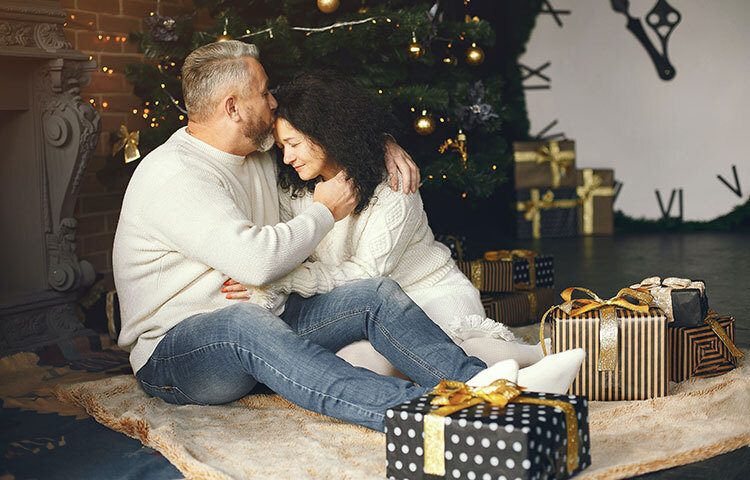 দীর্ঘদিনের দাম্পত্যে অবসাদ আসছে। কিন্তু কেন আসছে তা ভেবে দেখেছেন কি? এমনটা দেখা দিলেই সঙ্গে সঙ্গে এর কারণ খুঁজে বের করুন। ছবি: সংগৃহীত