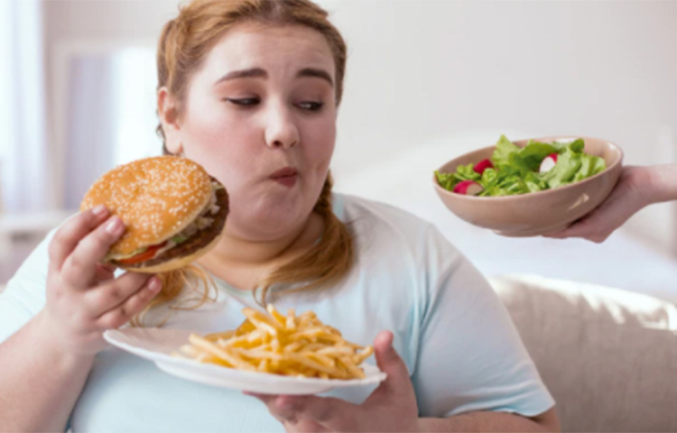 কোলস্টোরেল প্রোফাইল: রক্ত ​​পরীক্ষা করা গুরুতর হৃদরোগ এবং স্ট্রোক হওয়ার ঝুঁকি হ্রাস করতে পারে। উচ্চ কোলেস্টেরলের মাত্রা হার্ট-সম্পর্কিত অসুস্থতাগুলির ঝুঁকি বাড়িয়ে তুলতে পারে।  যদি উচ্চ কোলেস্টেরল থাকে তবে  ডায়েট পরিবর্তন করা এবং কিছু ওষুধ সেবন কোলস্টোরেলকে হ্রাস করতে সহায়তা করতে পারে। ৩০ এর পরে প্রত্যেকের প্রতি পাঁচ বছর পর মহিলাদের কোলেস্টেরল স্তর  চেক করান উচিত বলে পরামর্শ বিশেষজ্ঞদের।