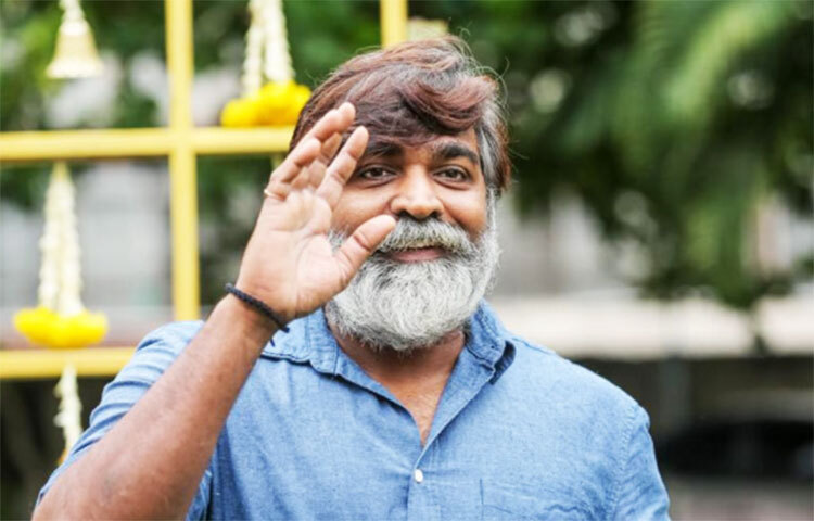 বীররাঘবন বলেন, ‘অনুষ্ঠান টিভিতে সম্প্রচারিত হওয়ার পর পরই, একাধিক বেসরকারি সংস্থা থেকে চাকরিপ্রার্থীদের খোঁজে আমার কাছে ফোন আসতে থাকে। আমি এই বিষয়টি বিজয়কে জানালে, তিনি অবিলম্বে আমাকে পুদুচেরিতে অফিস তৈরি করে দেন।’ ছবি: সংগৃহীত